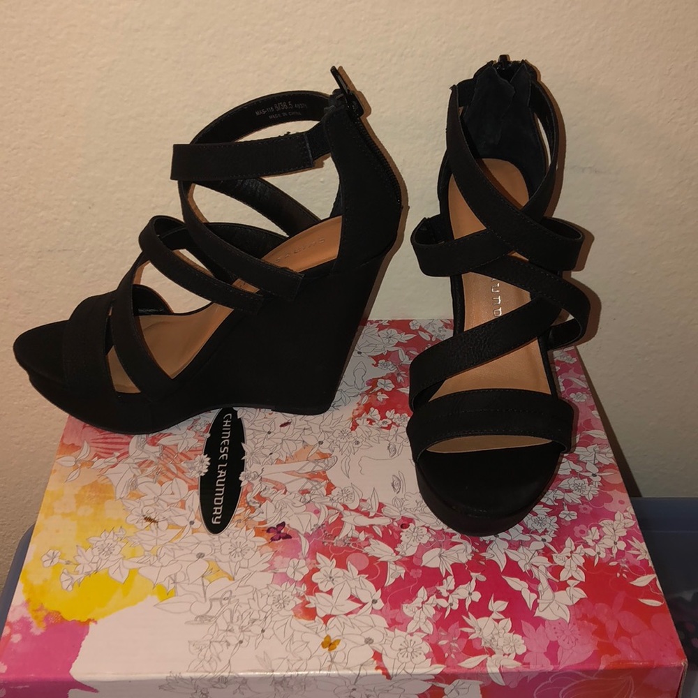 New Chinese Laundry Black Strappy Wedges size 6